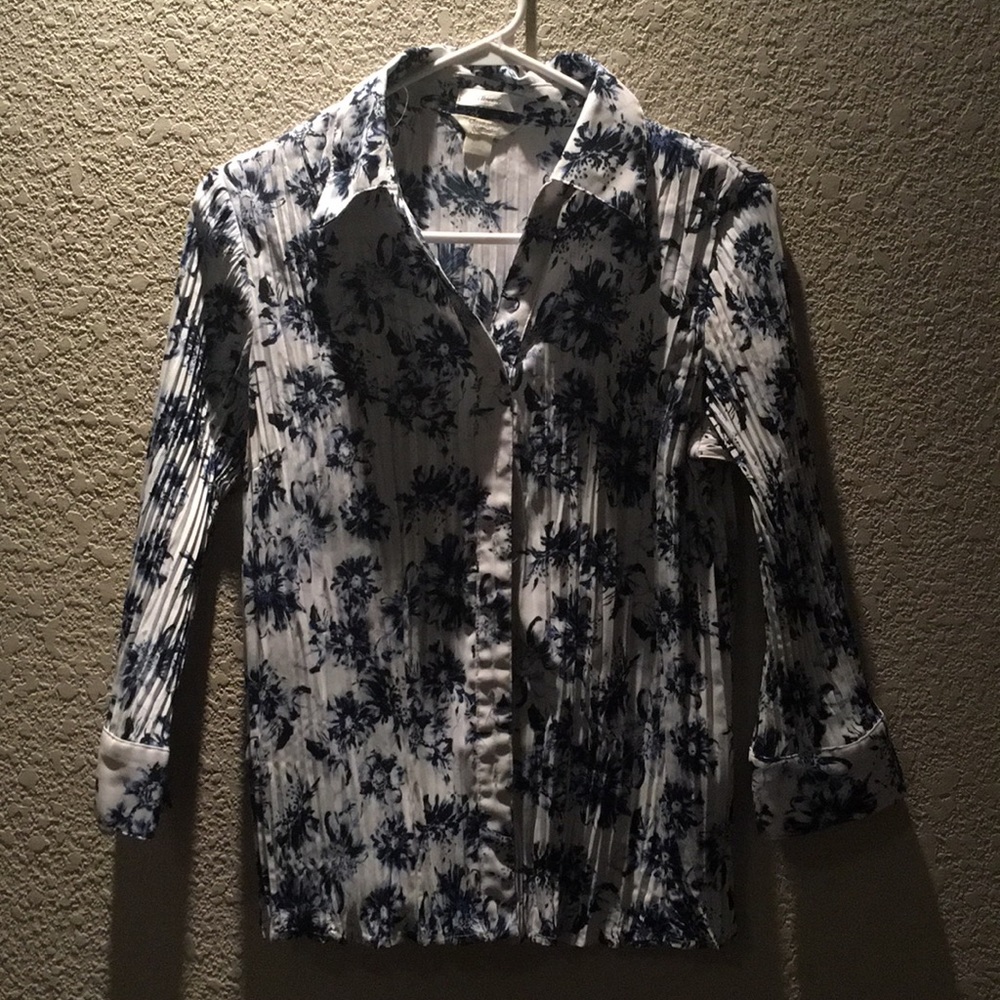 Christopher & Banks 3/4 sleeve button up top